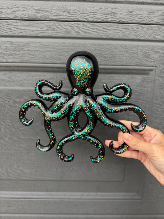 CUSTOMIZABLE RESIN PIECES – Three Busy B’s Customs