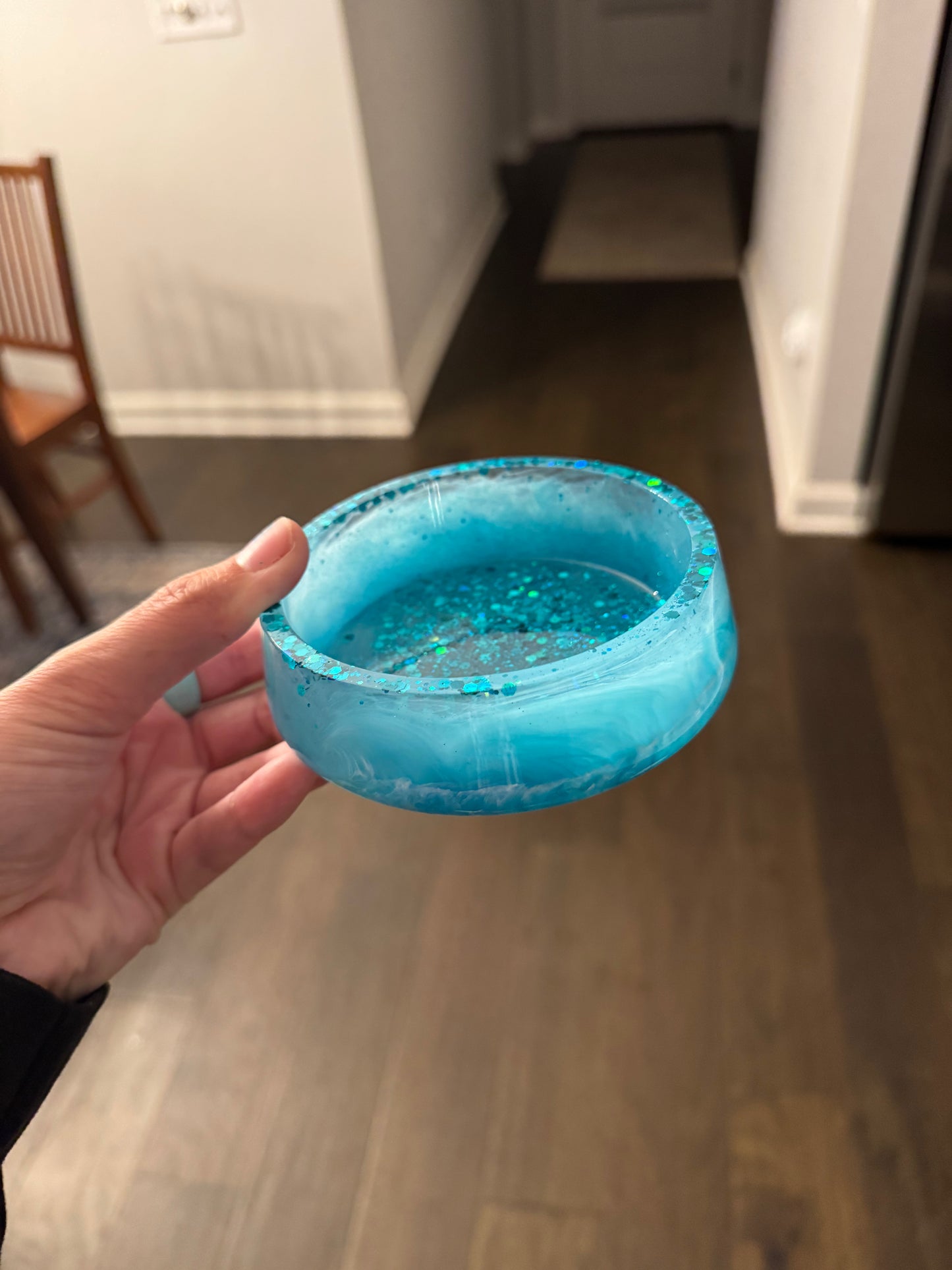 Customizable sleek bowl