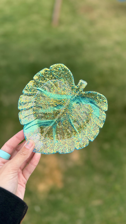 Customizable monstera tray