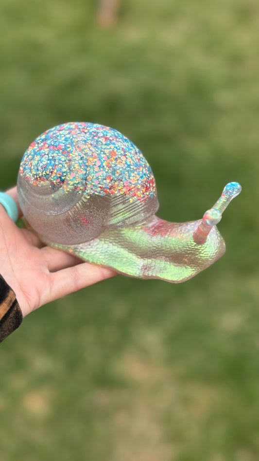 Customizable snail