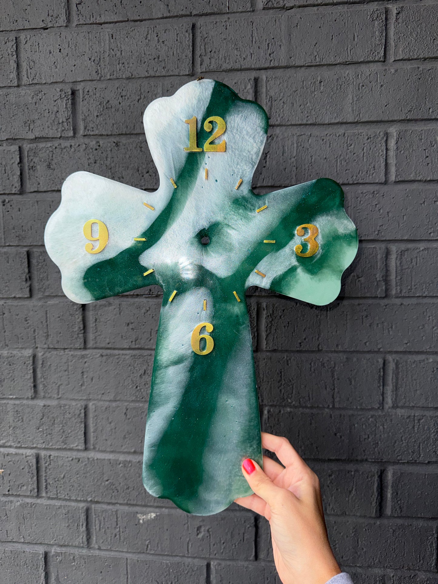 Cross clock -hardware included